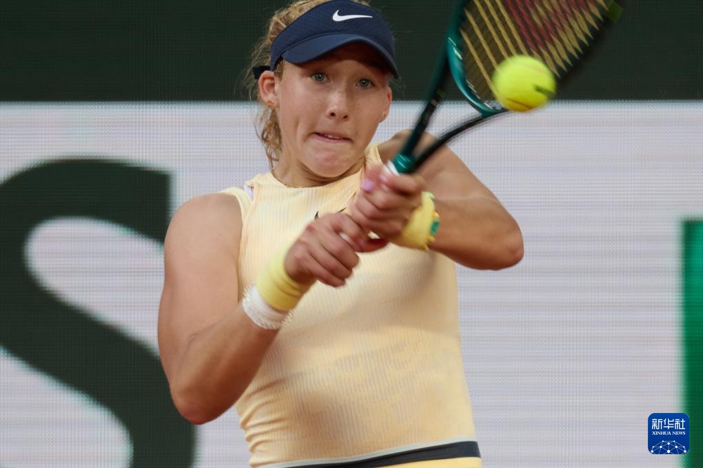 成功还要归 成功还要归